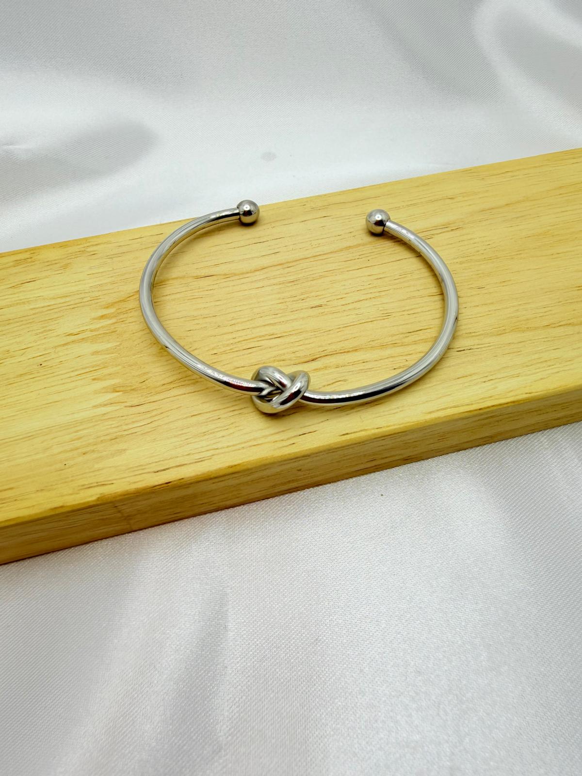 Bracciale Rigido Nodo Argento